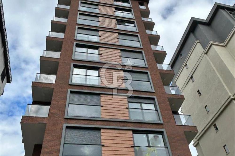 Suadiye'de sıfır caddeye yakın merkezi konum 2+1 daire