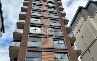 Suadiye'de sıfır caddeye yakın merkezi konum 2+1 daire