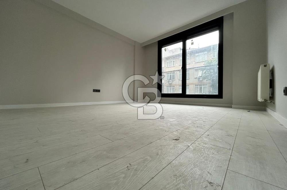 Suadiye'de sıfır caddeye yakın merkezi konum 2+1 daire