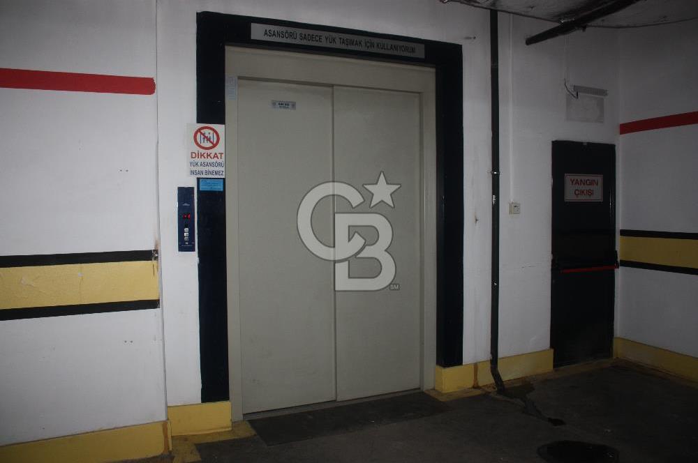 ATAŞEHİR ARAÇ GİRİŞLİ 3.300 M² ÜRETİM MONTAJ DEPO TESİSİ