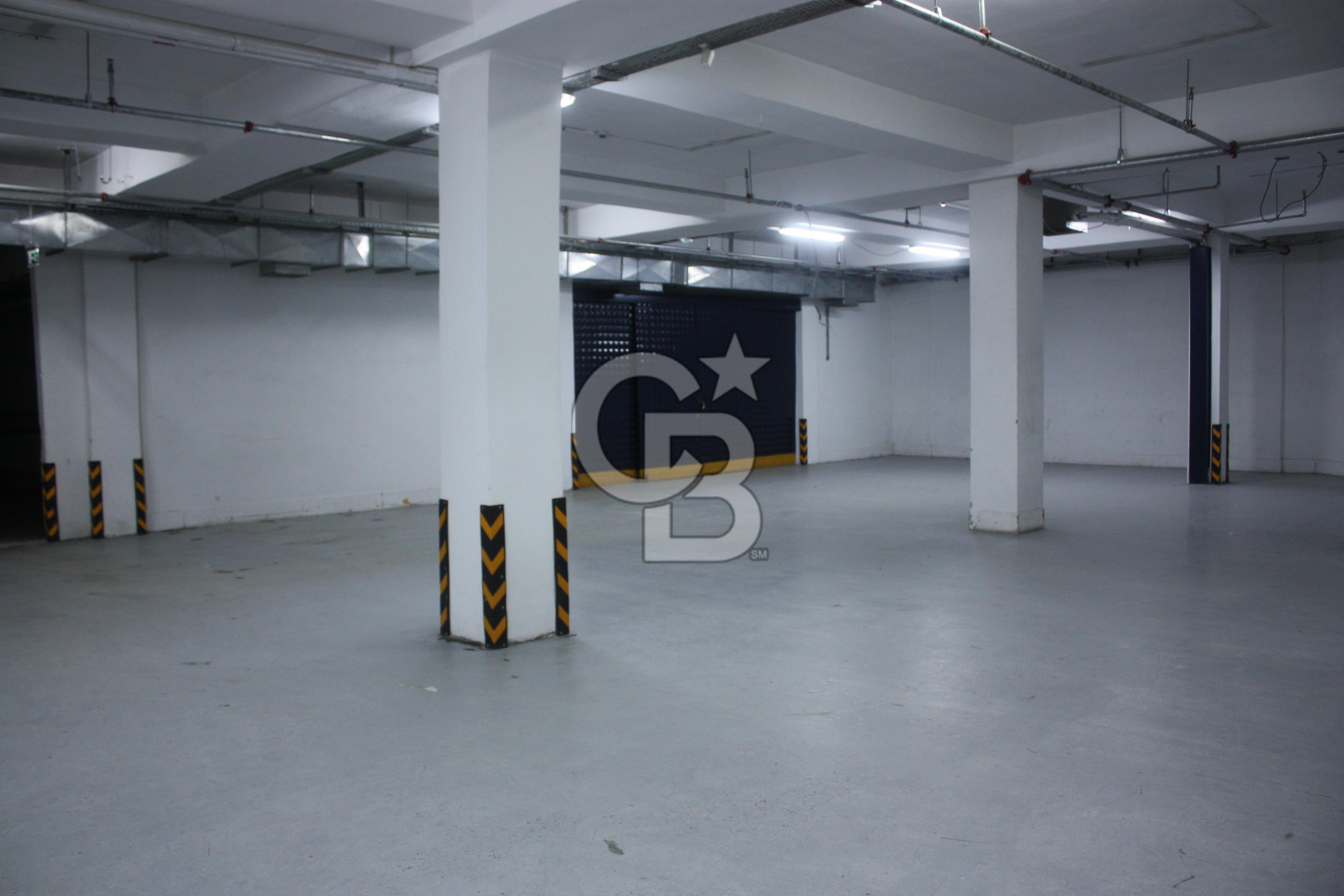 ATAŞEHİR ARAÇ GİRİŞLİ 3.300 M² ÜRETİM MONTAJ DEPO TESİSİ