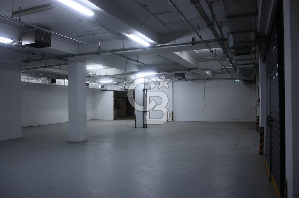 ATAŞEHİR ARAÇ GİRİŞLİ 3.300 M² ÜRETİM MONTAJ DEPO TESİSİ