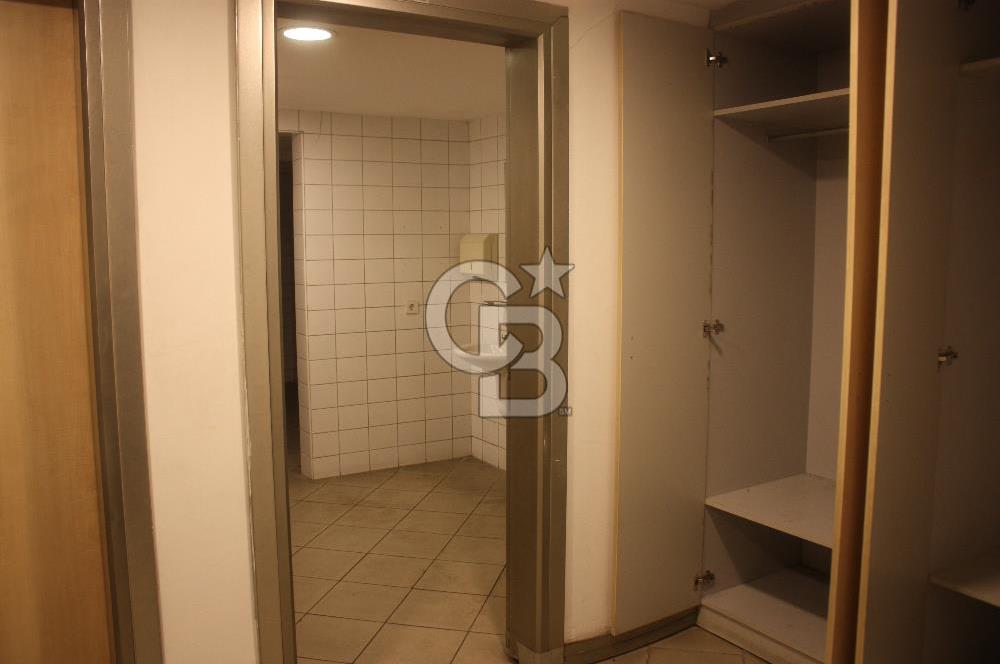 ATAŞEHİR ARAÇ GİRİŞLİ 3.300 M² ÜRETİM MONTAJ DEPO TESİSİ