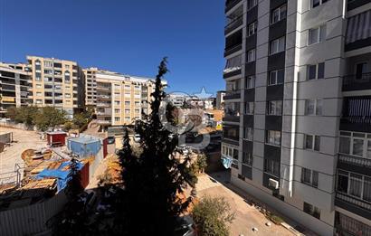 BUCA YILDIZ MAH SİTE İÇERİSİNDE 3.KAT 3+1 115m2 D.GAZLI OTOPARKL