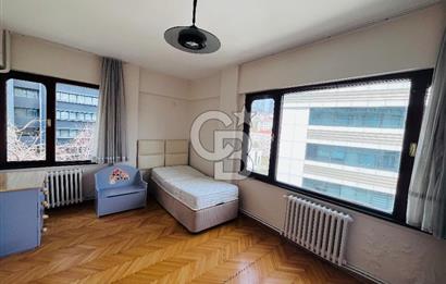 NİŞANTAŞI TEŞVİKİYEDE VALİKONAĞINA 50 MT.200 M² NET GENİŞ 3+1