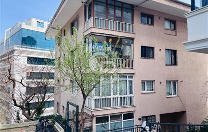 NİŞANTAŞI TEŞVİKİYEDE VALİKONAĞINA 50 MT.200 M² NET GENİŞ 3+1