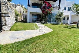 Denize sıfır sitede köşe başı 4+1 villa - 1 - 374878