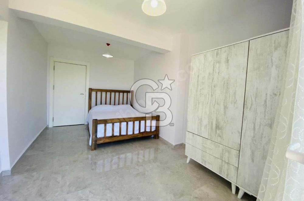 Denize sıfır sitede köşe başı 4+1 villa