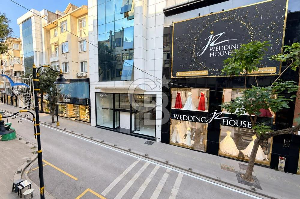 Pendik Çarşının Merkezinde Cadde Cepheli Satılık 4 Dükkân
