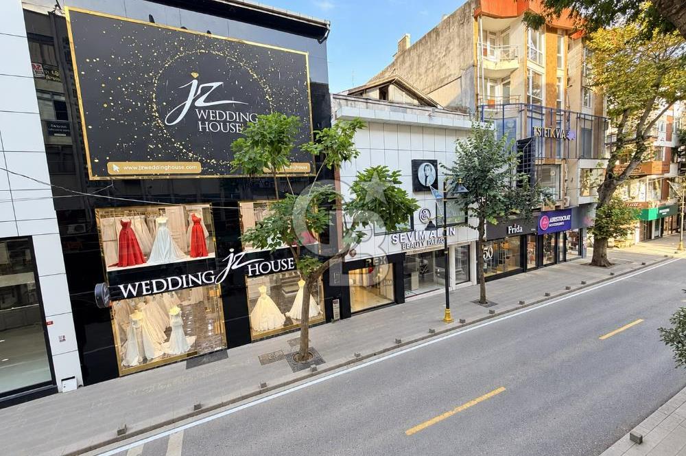 Pendik Çarşının Merkezinde Cadde Cepheli Satılık 4 Dükkân