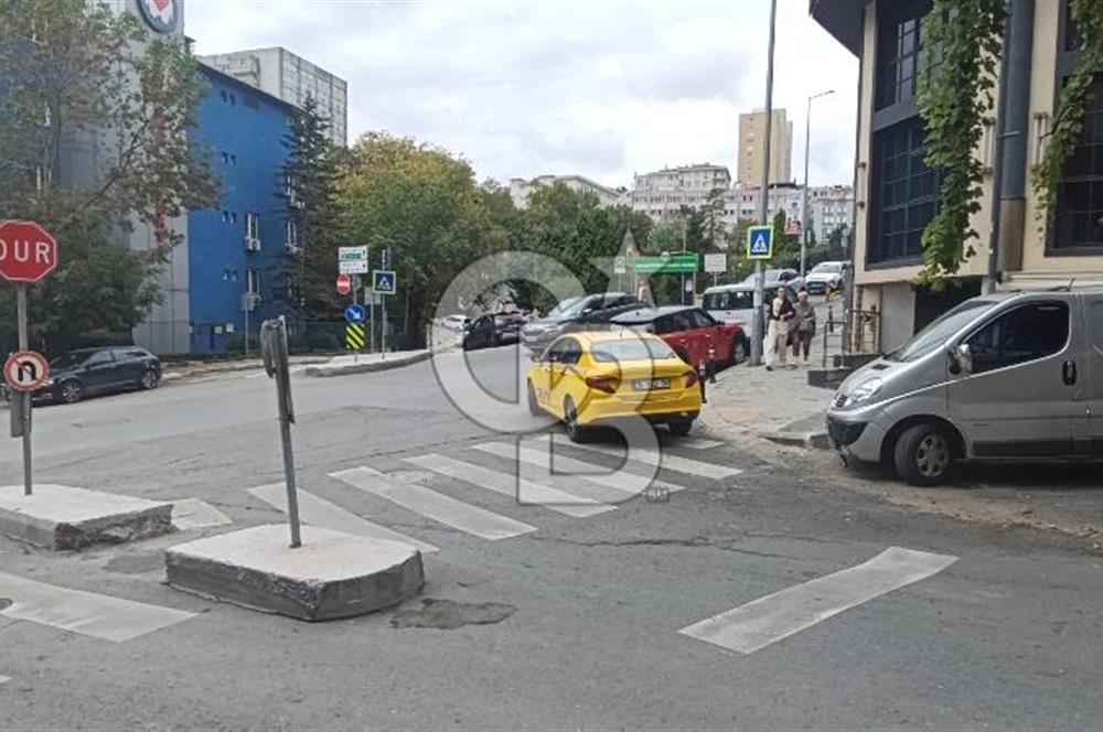 ANA CADDE ÜZERİNDE 200 M2 SATILIK DÜKKAN