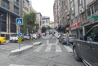 ANA CADDE ÜZERİNDE 200 M2 SATILIK DÜKKAN - 1 - 374921