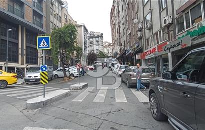 ANA CADDE ÜZERİNDE 200 M2 SATILIK DÜKKAN