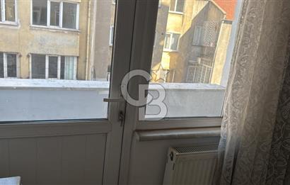 CB KiNG'DEN ANAFARTALAR CADDESİ'NDE SATILIK EŞYALI 2+1 DAİRE