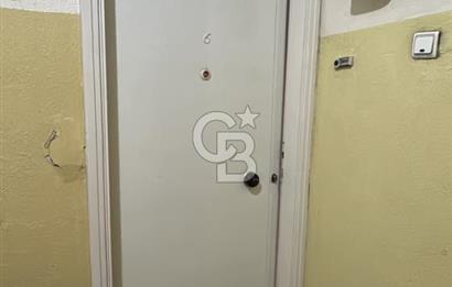 CB KiNG'DEN ANAFARTALAR CADDESİ'NDE SATILIK EŞYALI 2+1 DAİRE