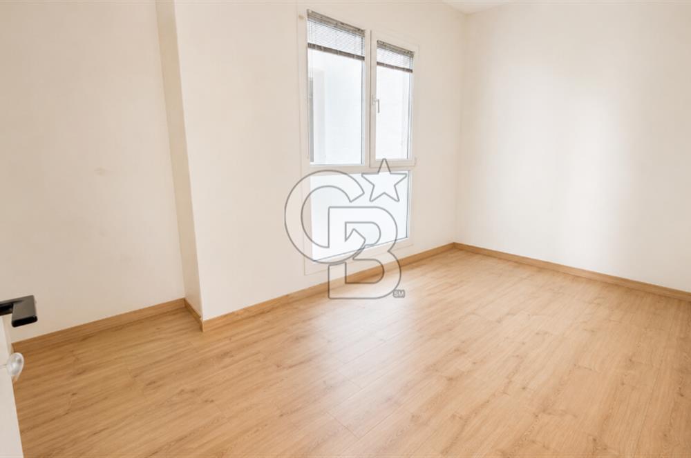 BALKONLU AÇIK MUTFAKLI 2+1 LÜX SİTEDE ULAŞIM AVANTAJLI DAİRE