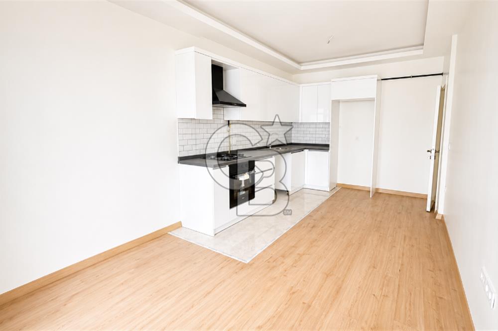 BALKONLU AÇIK MUTFAKLI 2+1 LÜX SİTEDE ULAŞIM AVANTAJLI DAİRE
