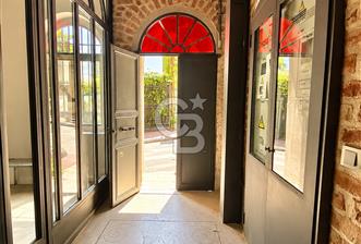 Galata'da Lüleci Hendek caddesinde 2 katlı bahçeli ticari alan - 1 - 374914