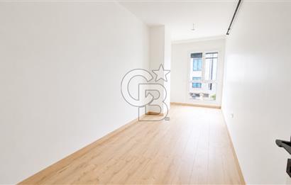 BALKONLU AÇIK MUTFAKLI 2+1 LÜX SİTEDE ULAŞIM AVANTAJLI DAİRE