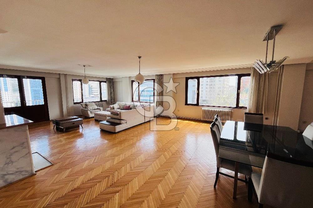 NİŞANTAŞI TEŞVİKİYEDE VALİKONAĞINA 50 MT.200 M² NET GENİŞ 3+1