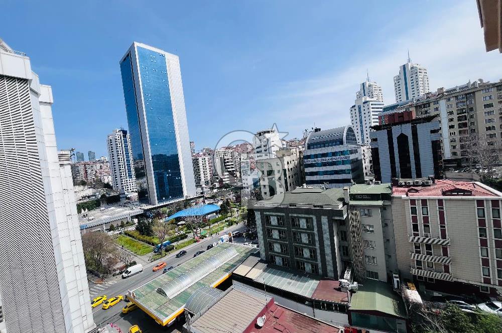 NİŞANTAŞI TEŞVİKİYEDE VALİKONAĞINA 50 MT.200 M² NET GENİŞ 3+1