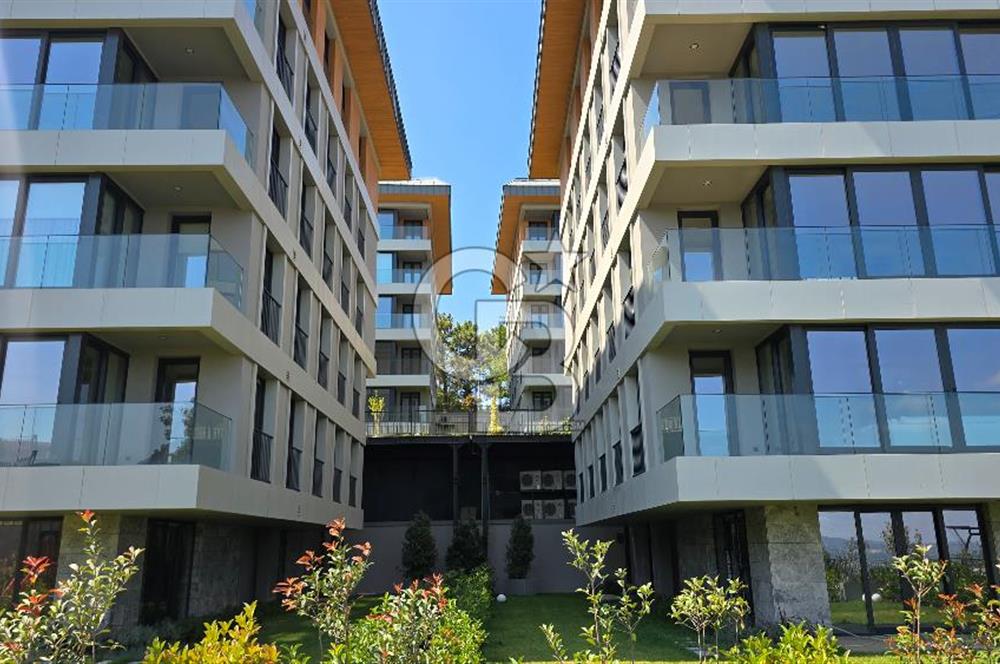 Üsküdar Ala Çamlica 2 Satilik 4+1/ 3 Banyolu Site içinde Daire