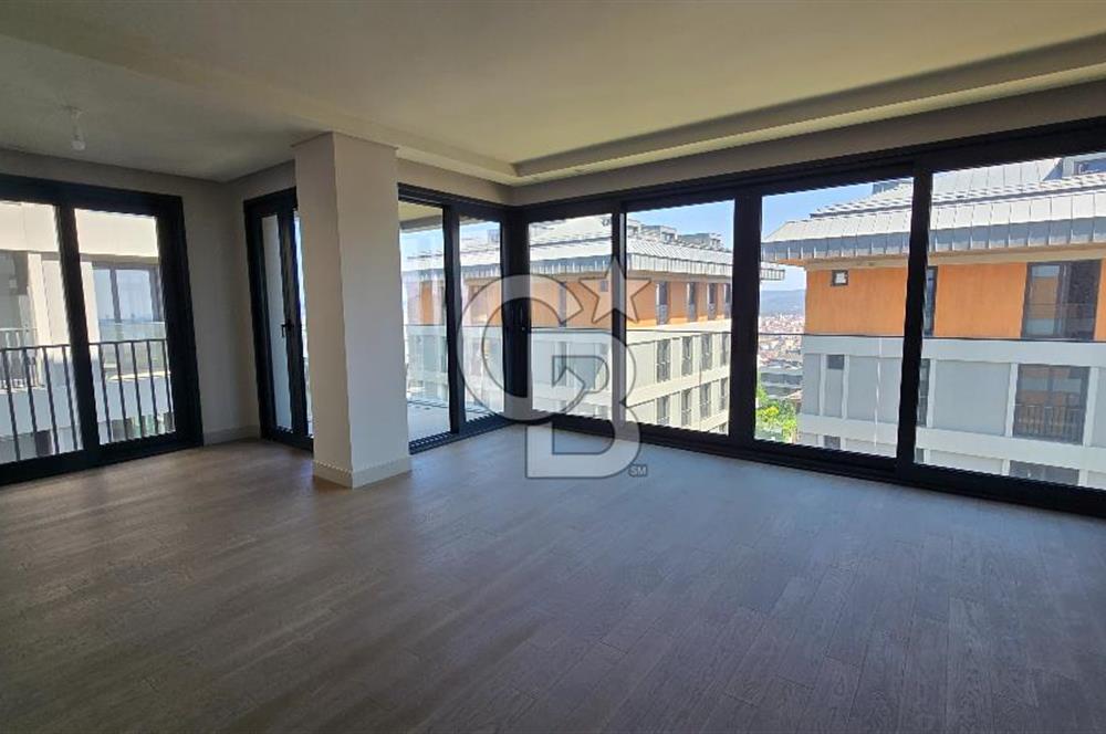 Üsküdar Ala Çamlica 2 Satilik 4+1/ 3 Banyolu Site içinde Daire