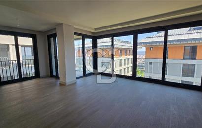 Üsküdar Ala Çamlica 2 Satilik 4+1/ 3 Banyolu Site içinde Daire