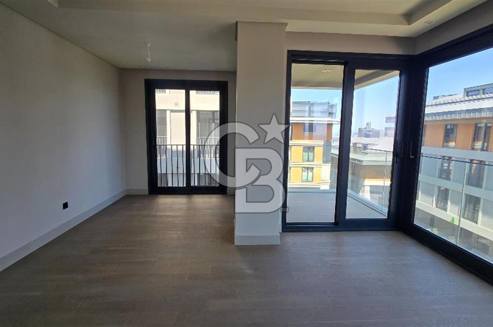 Üsküdar Ala Çamlica 2 Satilik 4+1/ 3 Banyolu Site içinde Daire