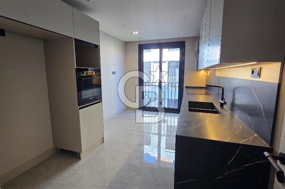 Üsküdar Ala Çamlica 2 Satilik 4+1/ 3 Banyolu Site içinde Daire