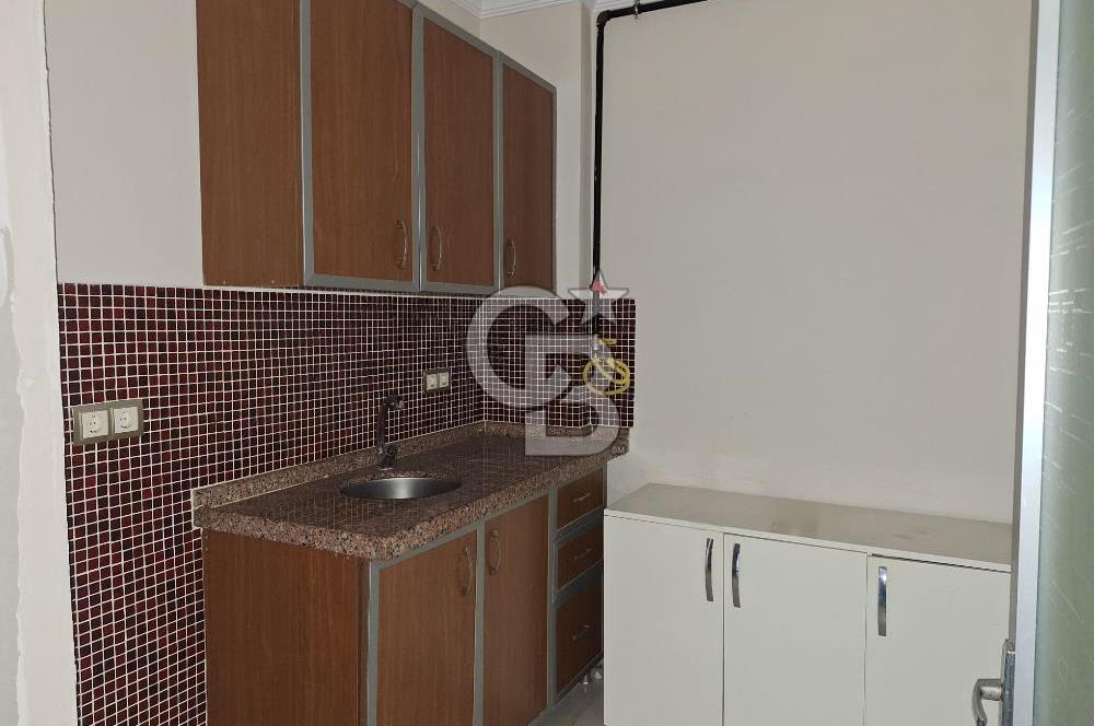 FATİH CADDESİNDE 110 M² GENİŞ KULLANIMLI OFİS