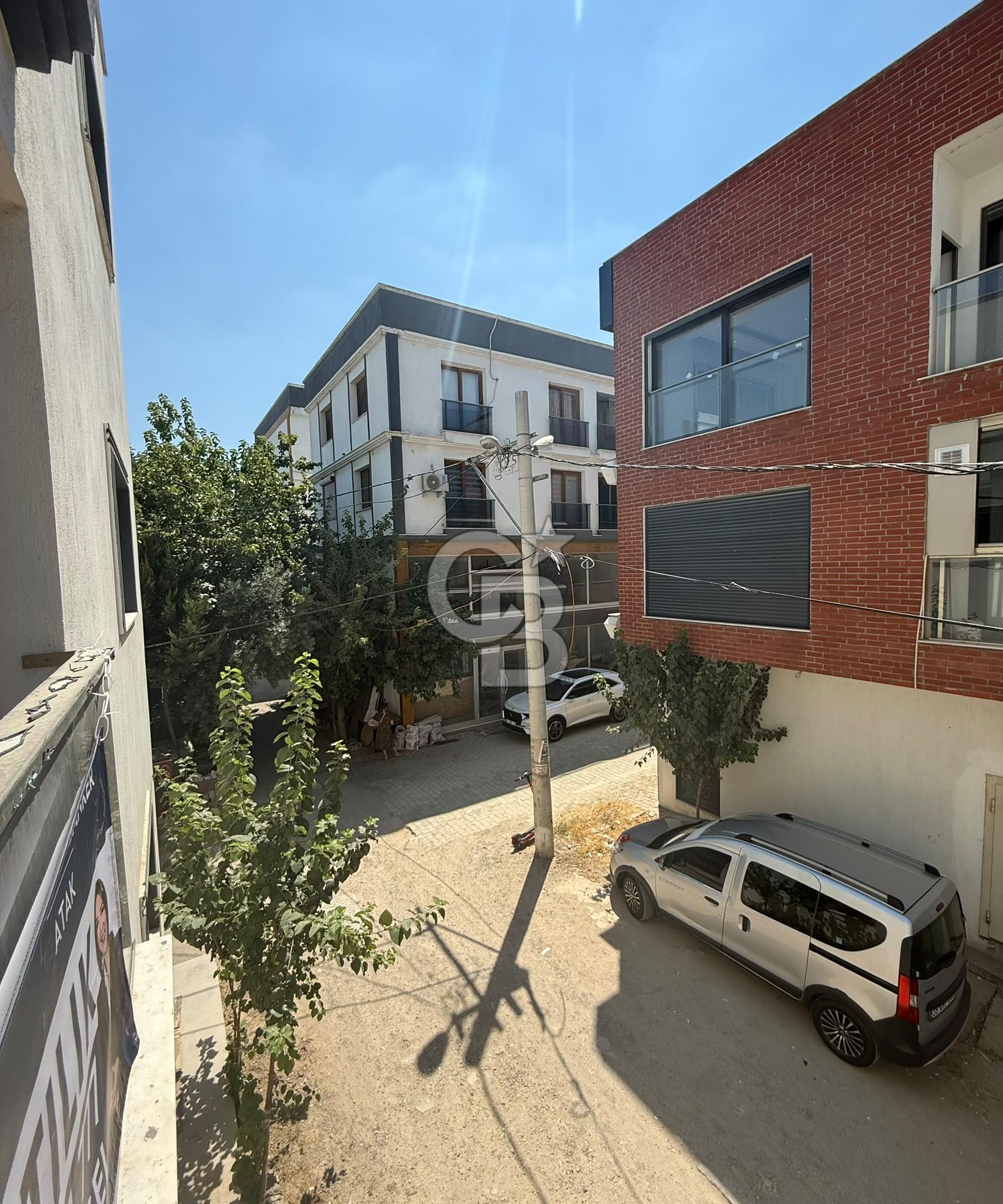 ÇİĞLİ BALATÇIK'TA ÜNİVERSİTEYE 1KM UZAKLIKTA KİRALIK 1+1 DAİRE