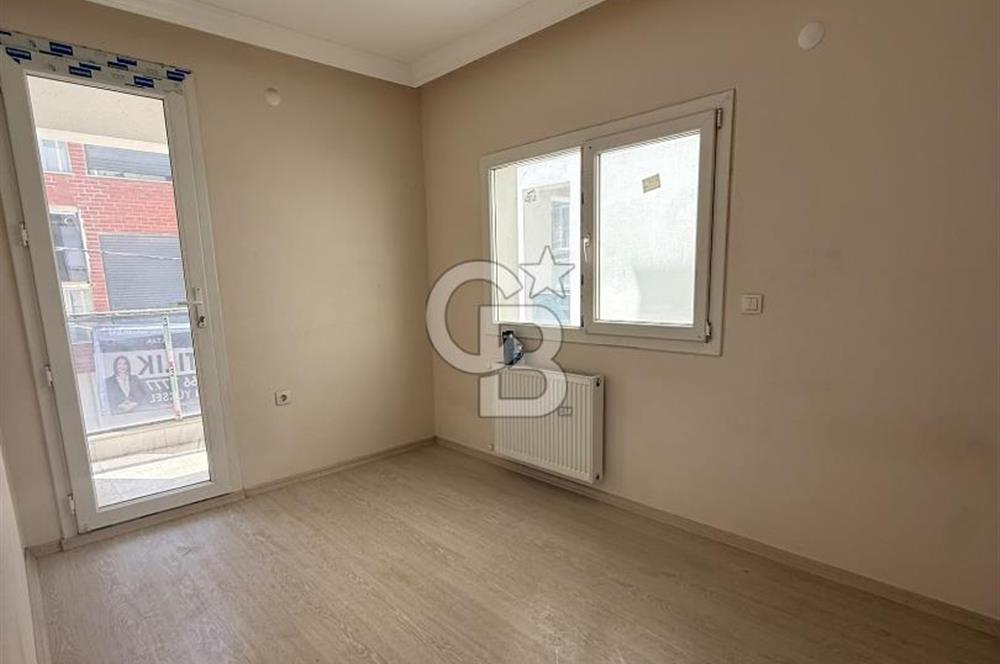 ÇİĞLİ BALATÇIK'TA ÜNİVERSİTEYE 1KM UZAKLIKTA KİRALIK 1+1 DAİRE