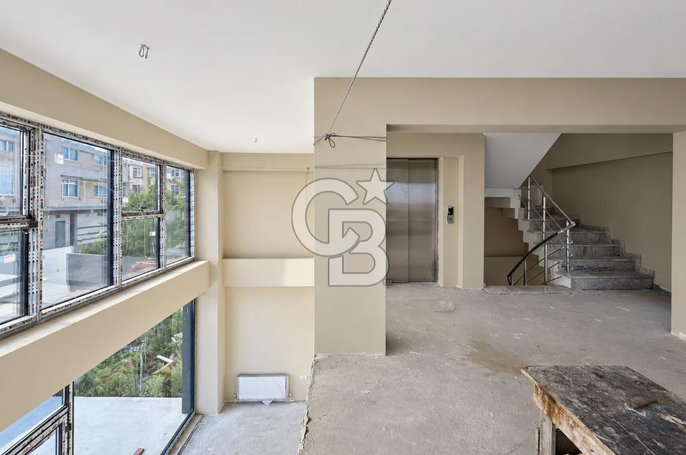 ATAŞEHİR-F.PAŞA / 860 M2 İSKANLI VE 3 TON YÜK ASANSÖRLÜ PLAZA