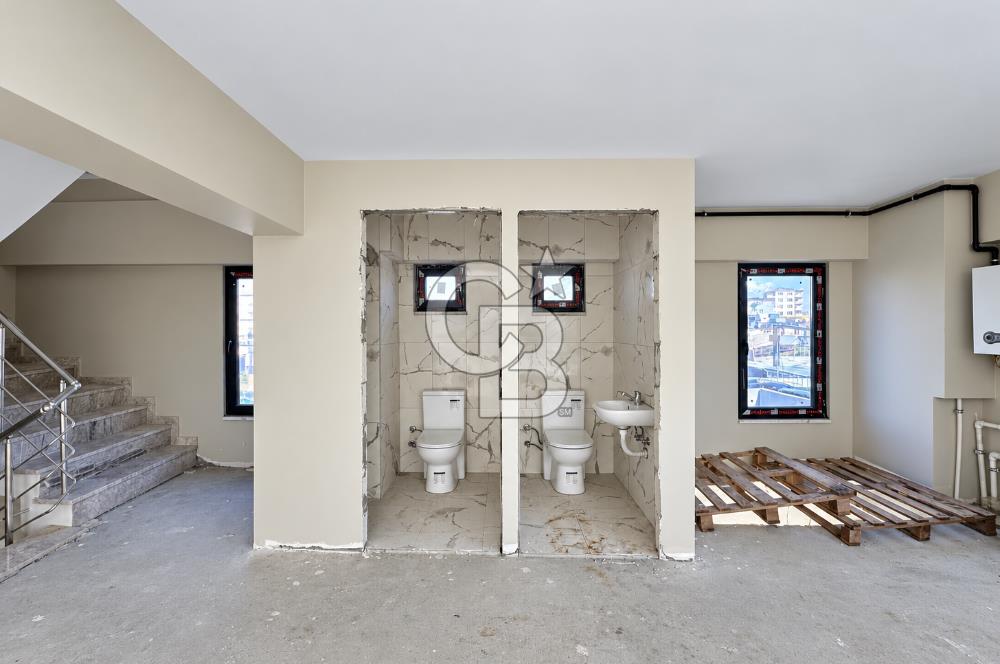 ATAŞEHİR-F.PAŞA / 860 M2 İSKANLI VE 3 TON YÜK ASANSÖRLÜ PLAZA