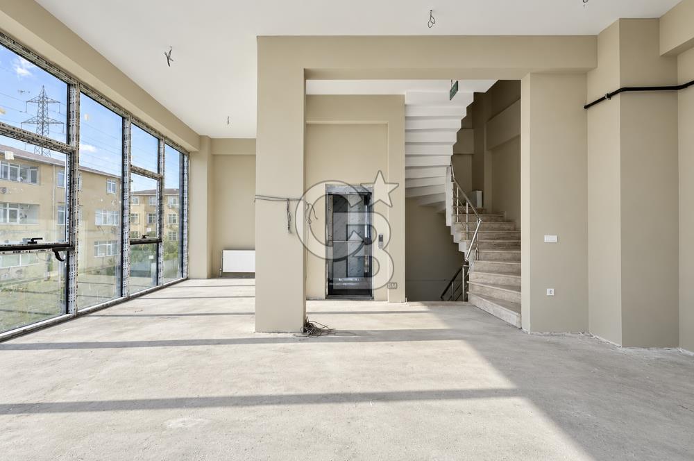 ATAŞEHİR-F.PAŞA / 860 M2 İSKANLI VE 3 TON YÜK ASANSÖRLÜ PLAZA