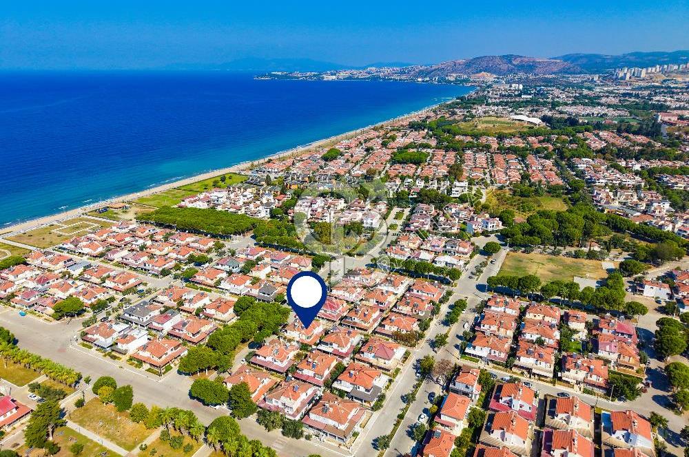 Kuşadası Sahil Sitelerinde Tatil Ruhunu 12 Ay Yaşatan Satılık Villa