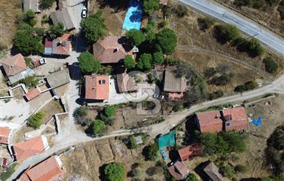 EZİNE ÜSKÜFÇÜ KÖYÜNDE BAHÇELİ SATILIK MÜSTAKİL EV