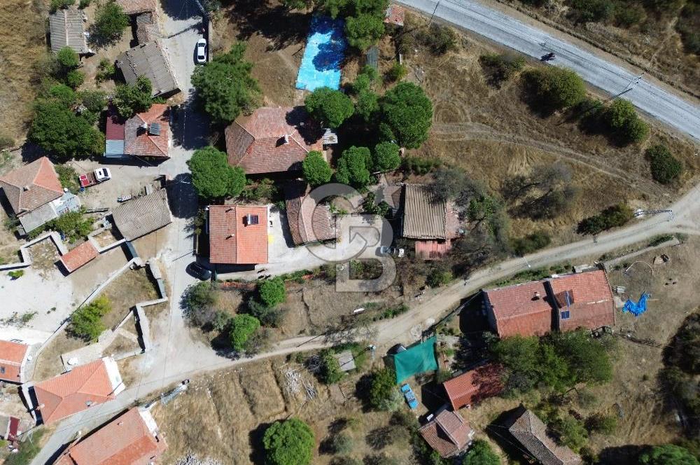 EZİNE ÜSKÜFÇÜ KÖYÜNDE BAHÇELİ SATILIK MÜSTAKİL EV