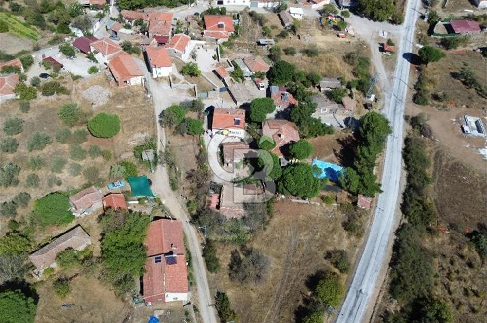 EZİNE ÜSKÜFÇÜ KÖYÜNDE BAHÇELİ SATILIK MÜSTAKİL EV