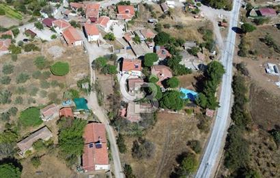 EZİNE ÜSKÜFÇÜ KÖYÜNDE BAHÇELİ SATILIK MÜSTAKİL EV