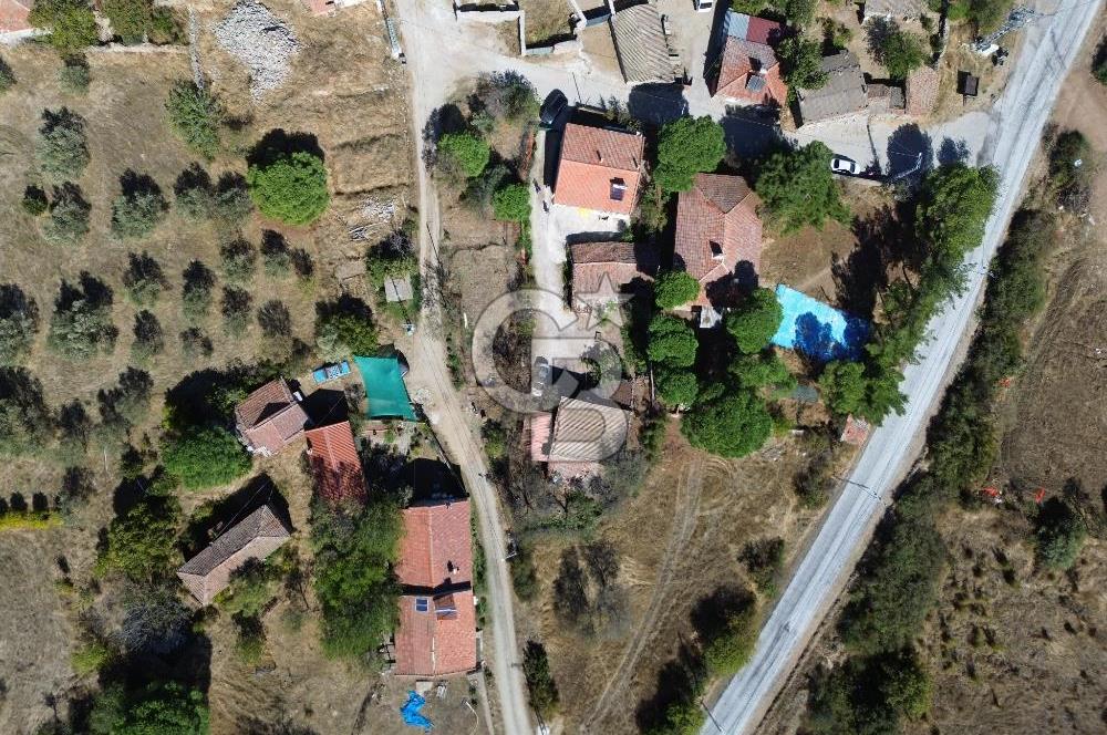 EZİNE ÜSKÜFÇÜ KÖYÜNDE BAHÇELİ SATILIK MÜSTAKİL EV