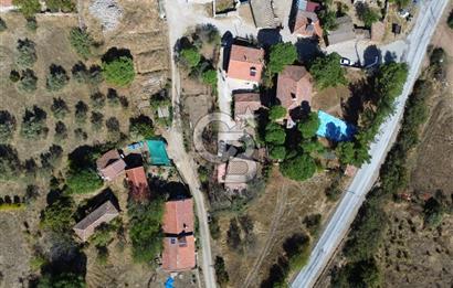 EZİNE ÜSKÜFÇÜ KÖYÜNDE BAHÇELİ SATILIK MÜSTAKİL EV