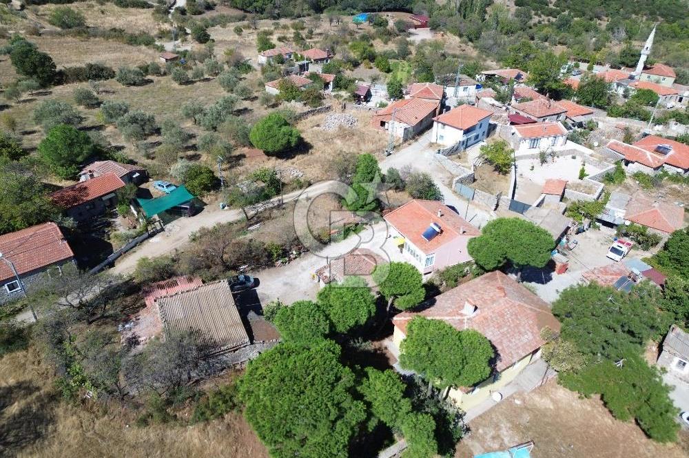 EZİNE ÜSKÜFÇÜ KÖYÜNDE BAHÇELİ SATILIK MÜSTAKİL EV