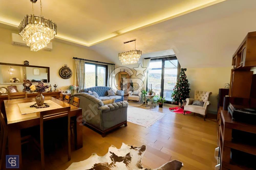 Kemerburgaz'da 4+1 Doğa Manzaralı Satılık Çatı Dubleks Daire