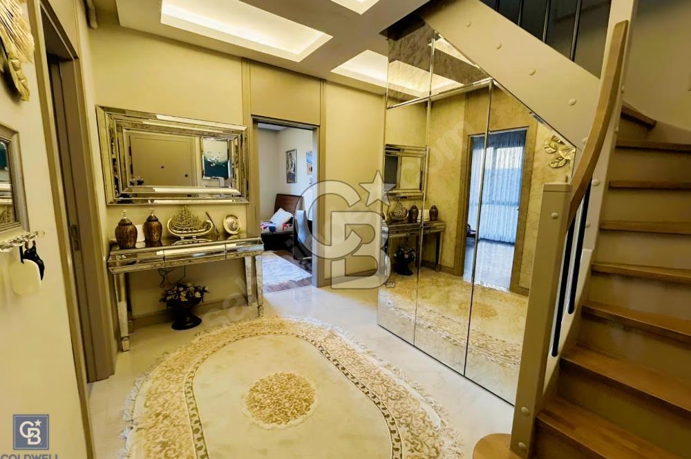 Kemerburgaz'da 4+1 Doğa Manzaralı Satılık Çatı Dubleks Daire