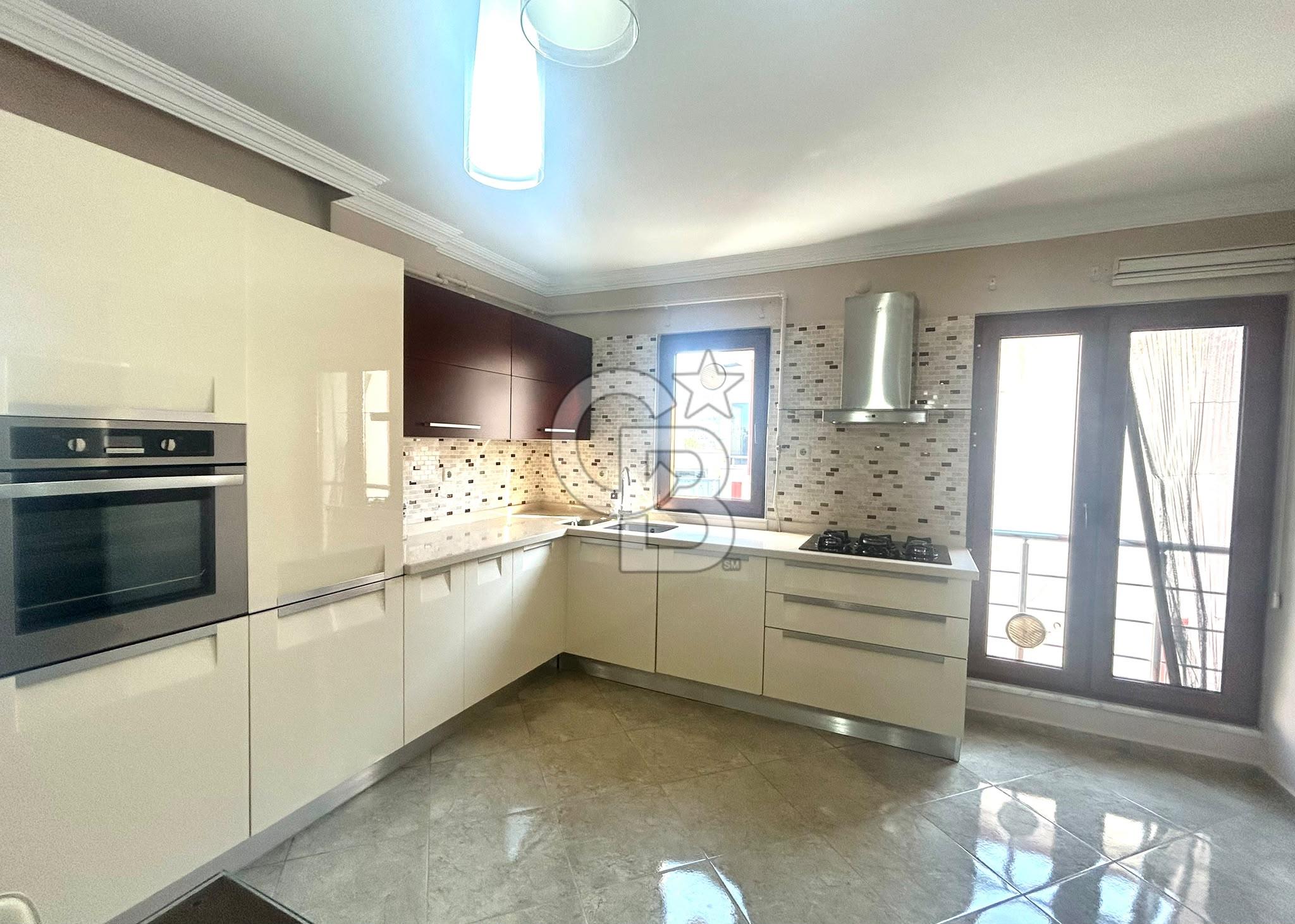 BAŞİSKELE KORFEZ MAH DENİZ MANZARALI 2+1 FULL EŞYALI DAİRE