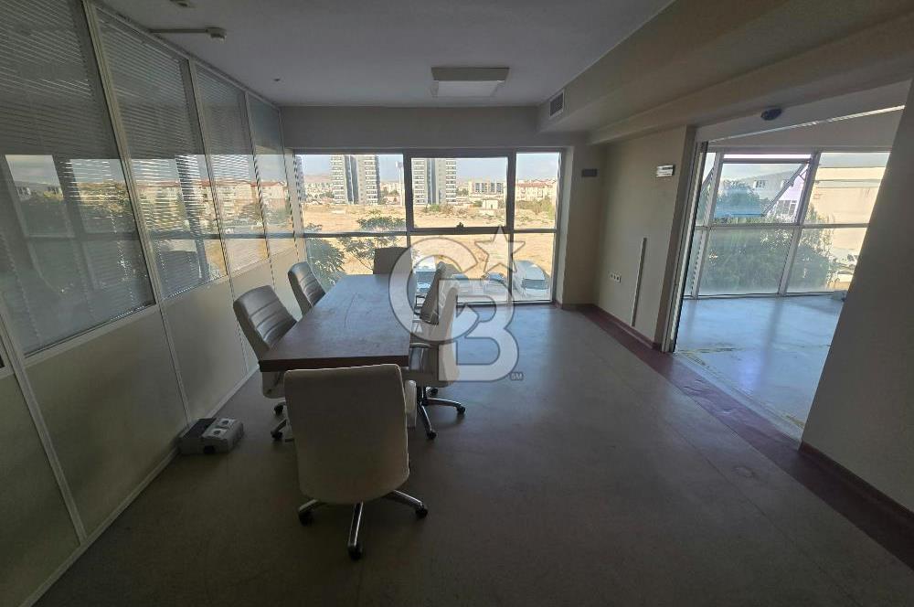 GERSAN SANAYİ SİTESNDE KÖŞE BAŞI 1900 M2 KAPALI ALANLI KÖŞE BİNA