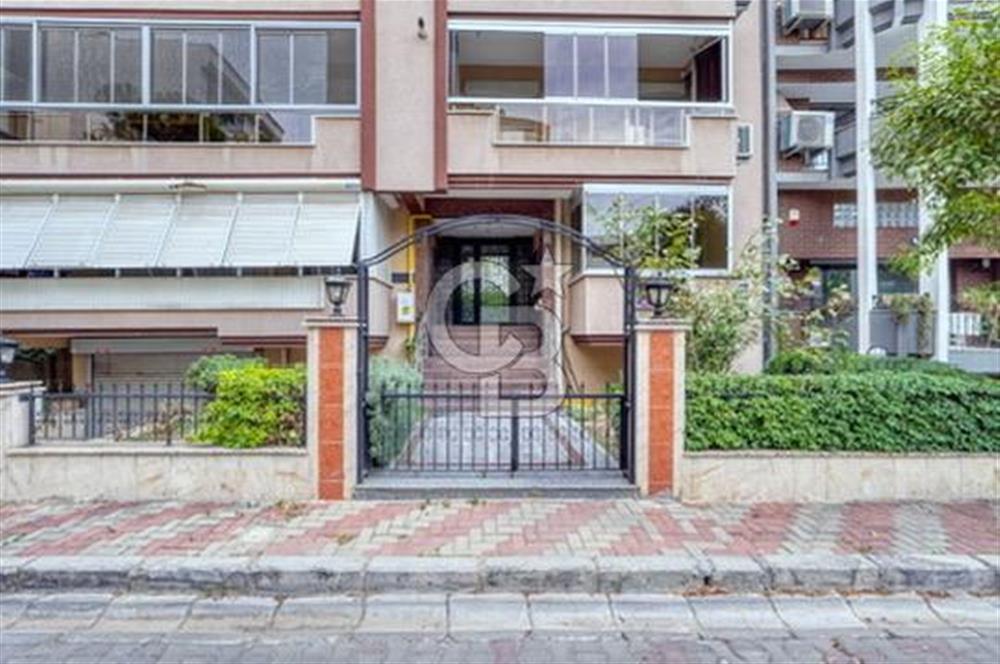 BOSTANLININ  EN NEZİH LOKASYONUNDA KOMPLE YENİLENMİŞ 3+1 SATILIK DAİRE  