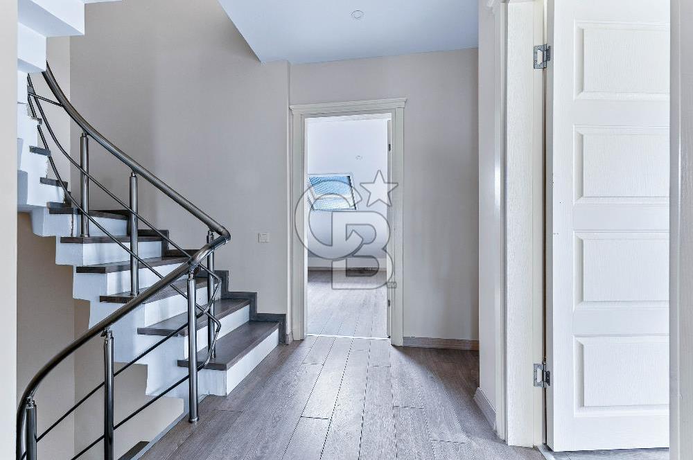 Zekeriyaköy Arıköy Sitesinde Satılık Forleks Köşe Villa